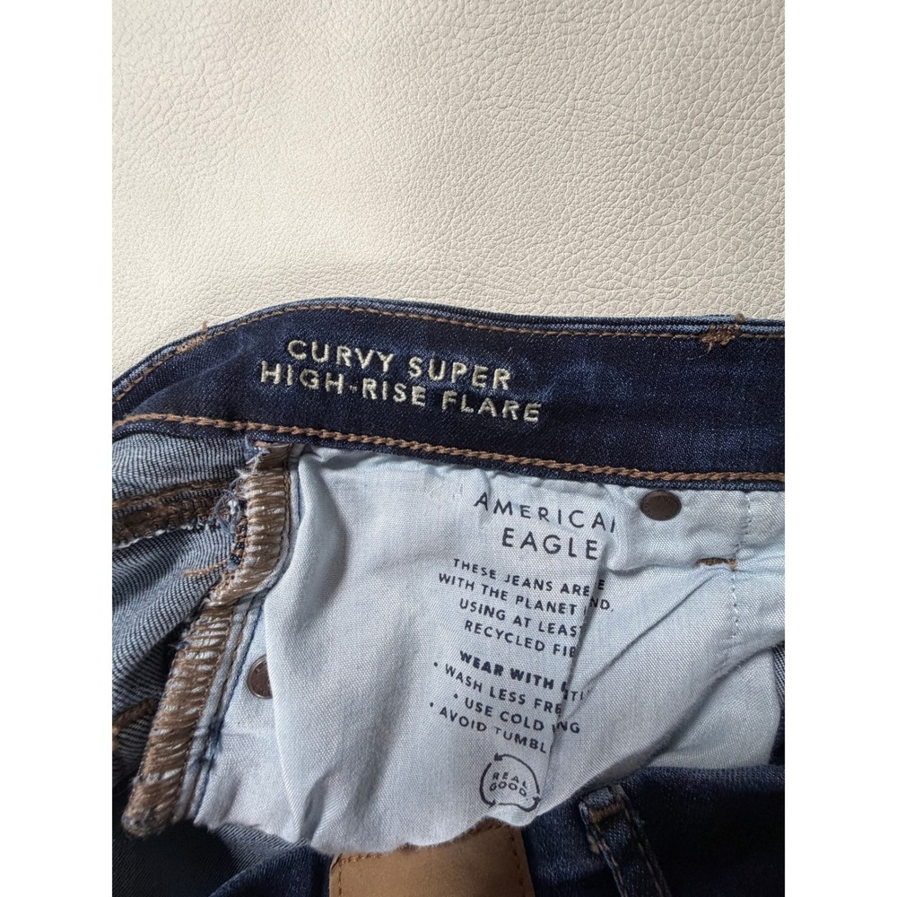 American Eagle Curvy Super High-Rise Flare Jeans Dark Wash Size 6 Regular 26 - Picture 3 of 11